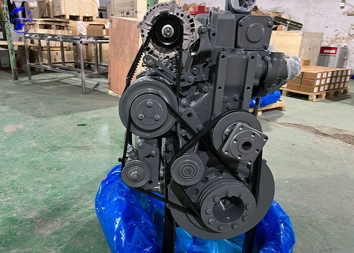 Moteur diesel à quatre temps refroidi à l'eau Deutz BF4M1013EC/FC (série 1013) pour la construction, les groupes électrogènes et l'industrie maritime.