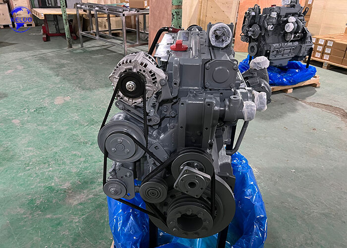Moteur diesel à quatre temps refroidi à l'eau Deutz BF4M1013EC/FC (série 1013) pour la construction, les groupes électrogènes et l'industrie maritime.